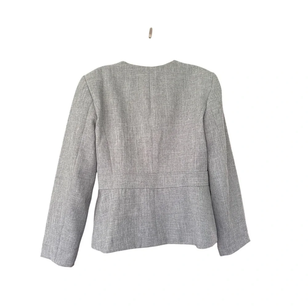Isabella Suits mid shown